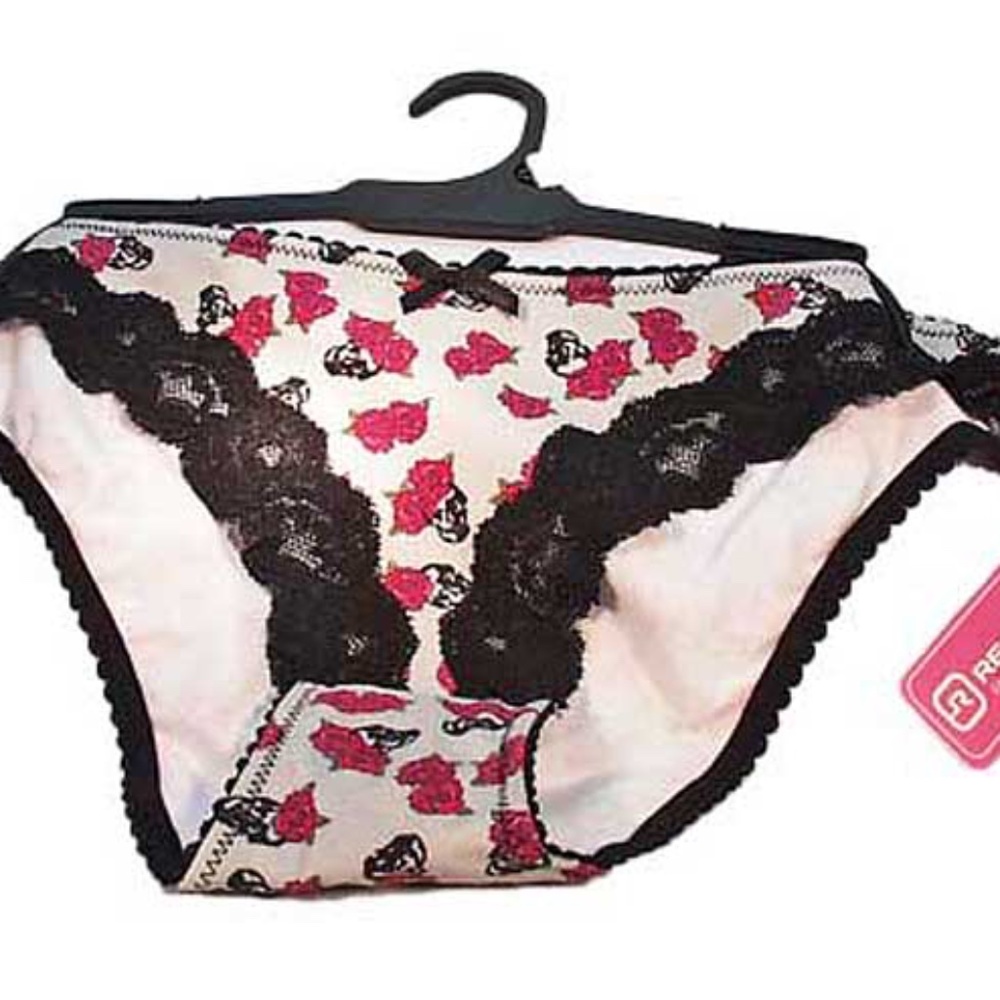 PANTIES, LADIES X-LARGE, RED ROSES, BLACK LACE & BOWS, WHITE BACKGROUND, BIKINI,